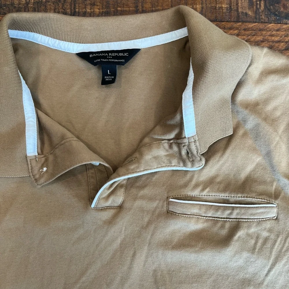 Banana Republic Men's Camel Polo Shirt - Picture 2 of 4